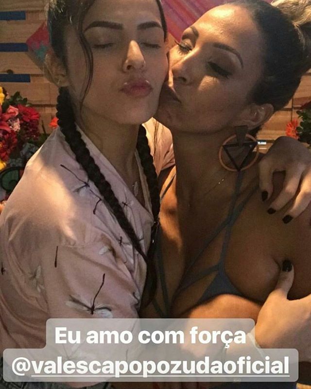 LariissaOly's tweet photo. @emillyaraujoof  lindaaa sucesso sempre https://t.co/iXzeHgutGG