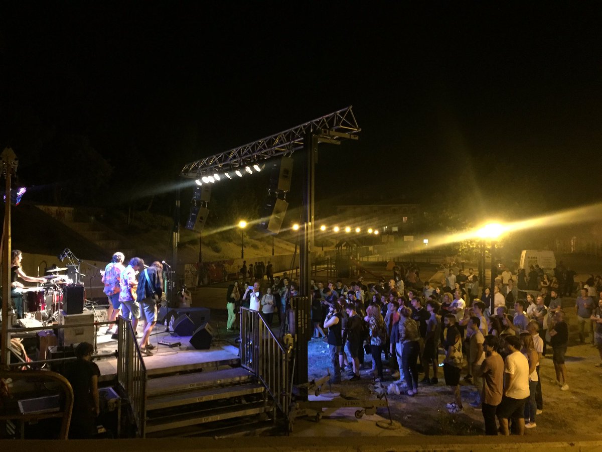 Ayto_Aranjuez's tweet photo. Sigue el concurso de música joven con @cjaranjuez y @BTouchofficial como jurado! #SanFernando17 @Aranjuez https://t.co/csIJh99jGu