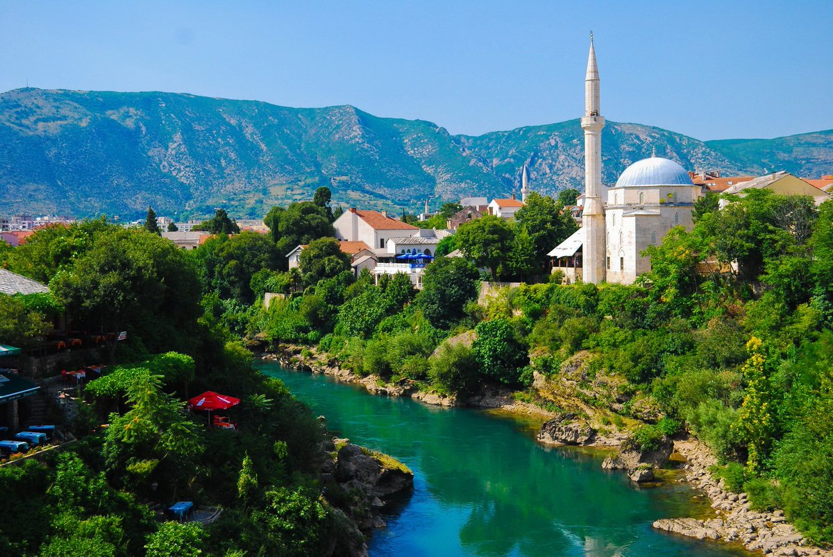 HijabiPosts's tweet photo. Bosnia looks so beautiful 😍 MashaAllah. https://t.co/0yGNbCzjOu
