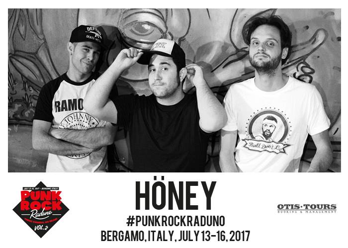 HoneyPunkRawk's tweet photo. We're going to play at #PunkRockRaduno 2017! it's gonna be a BLAST! #siamotutticoglihoney #poppunk #punkrock #skatepunk #blast #pizza https://t.co/RiUC8m7E2Y