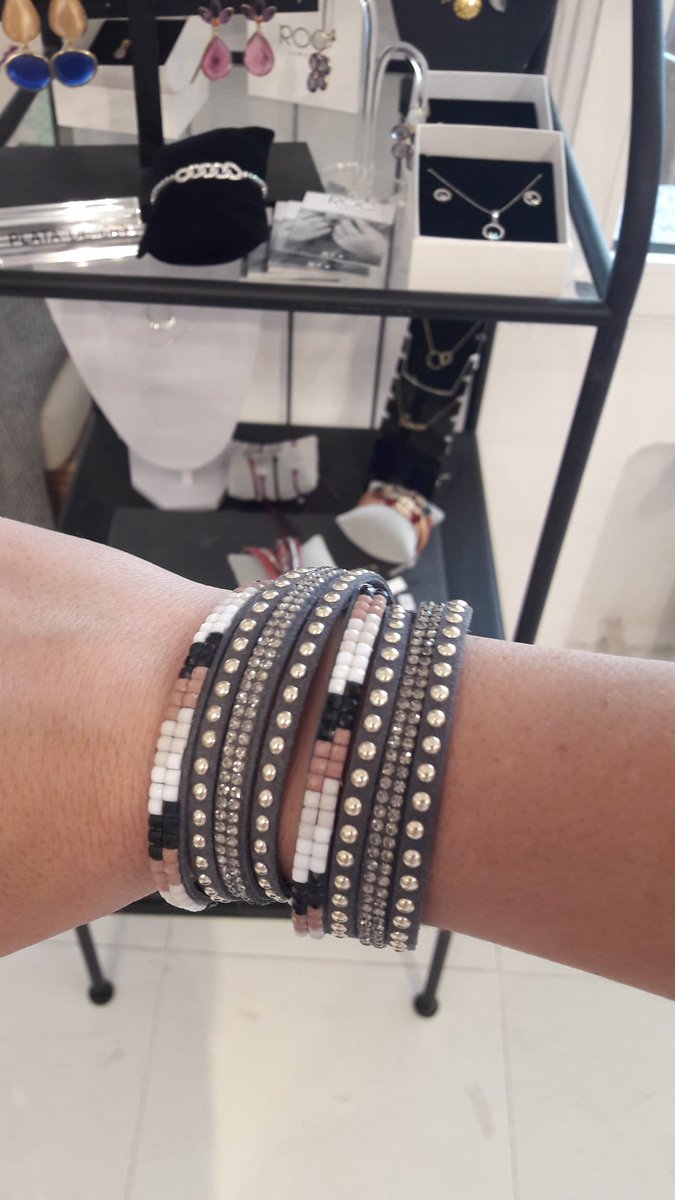 evmum's tweet photo. Enamorada de @rocjewels en #elatelierdelamerced. 
#FriendsFluencers #moda #Joyeria https://t.co/2V3kWDCKRD