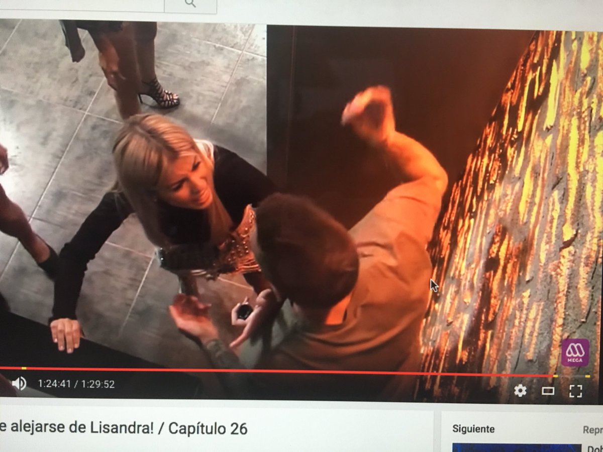 IndignadaBBarbi's tweet photo. Pobre @luis_mateucciof la que tiene encima con esta mujer un "poco agresiva" y obsesiva #DulceTentacion https://t.co/4ZDpnDigX4