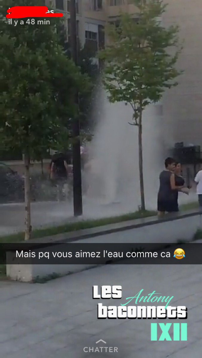 JoelRoscoe's tweet photo. #LaCité #LibérezLesBouchesIncendie 😭😭 #MLJ #Baconnets #Plessis https://t.co/in3zGyRhyV
