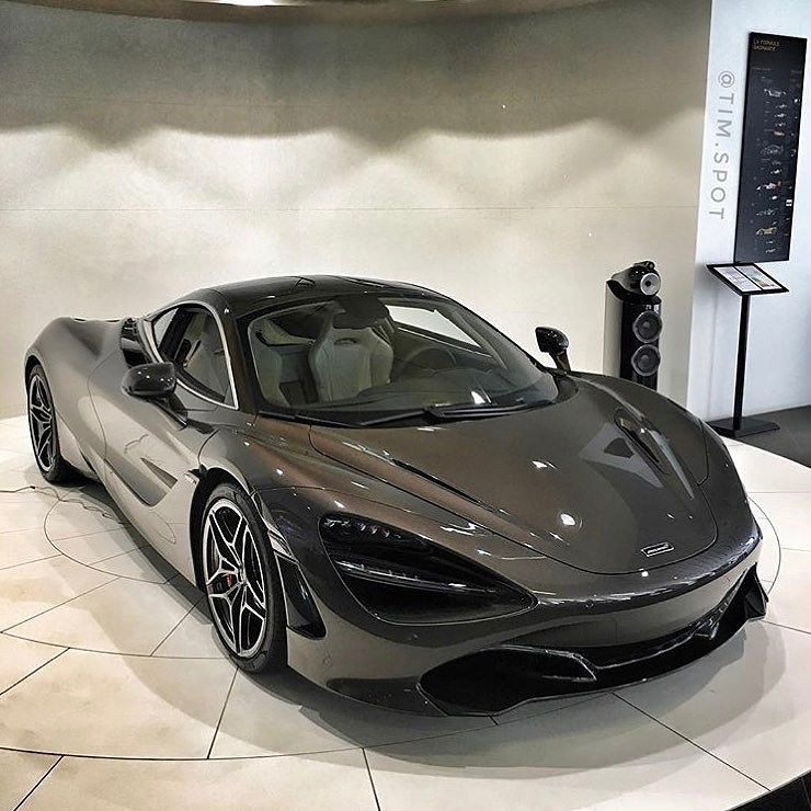 LiveDreamLife's tweet photo. #carspotting 🔥#livedreamlife 😎 https://t.co/YI7L3Cjyfp https://t.co/drhWhuVy82