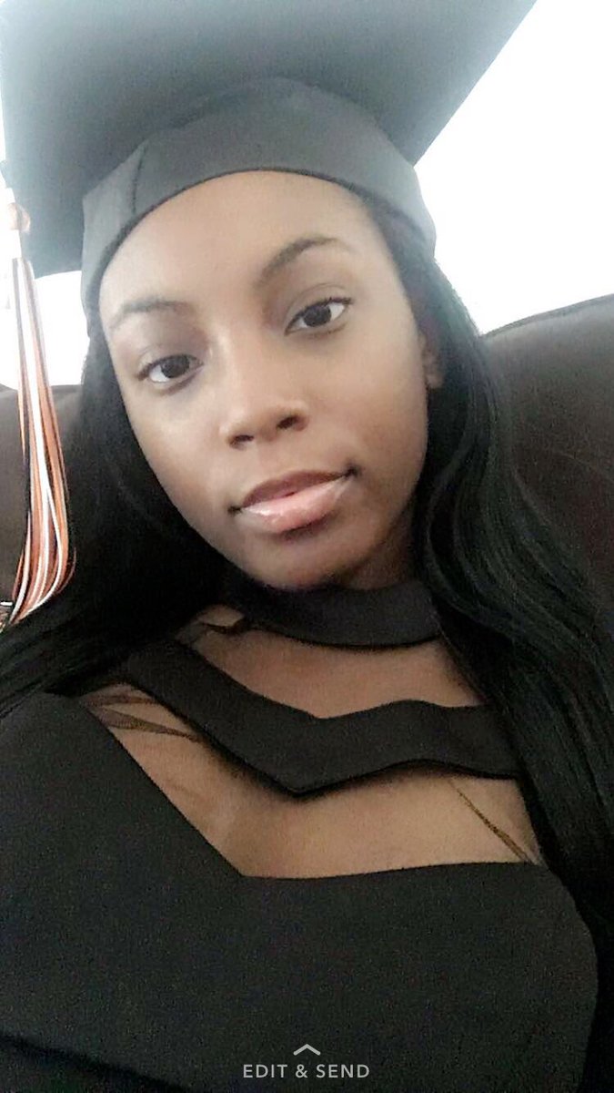 tinyevette's tweet photo. Graduation day 👨‍🎓 https://t.co/2TH587DLGM