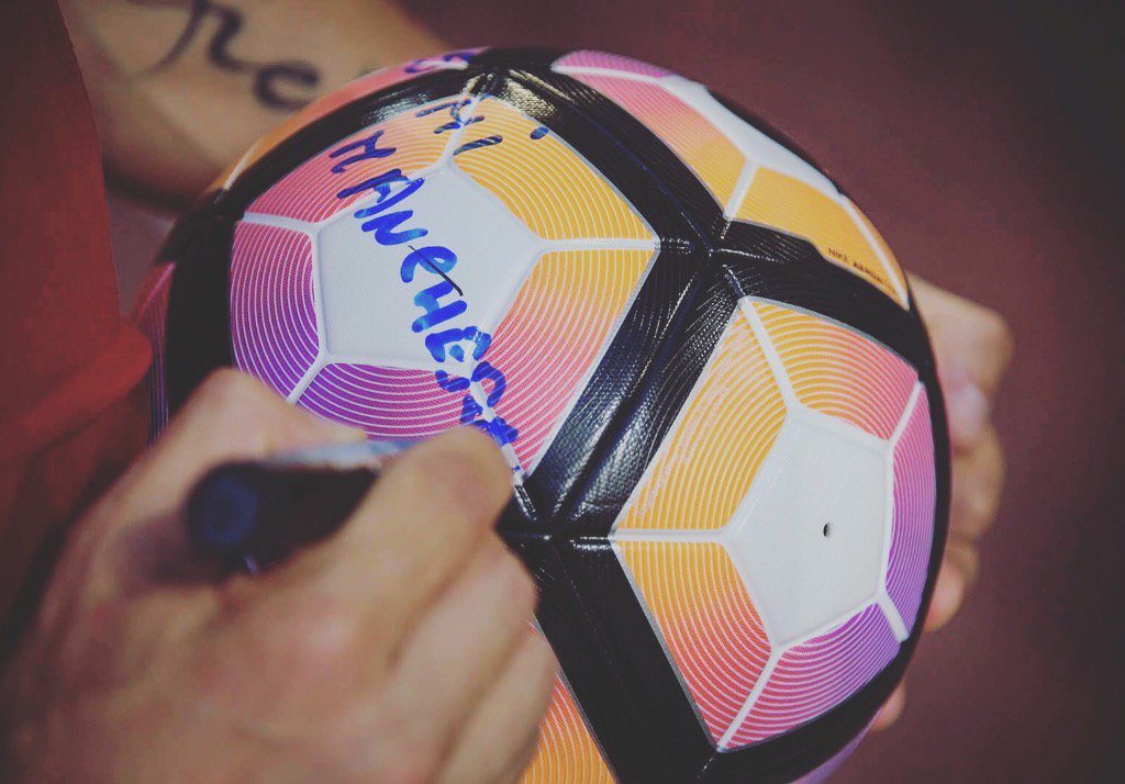 GPellitta's tweet photo. Grazie...💛❤ #FT10 #miMancherai #Cap https://t.co/c6VfQduwYz