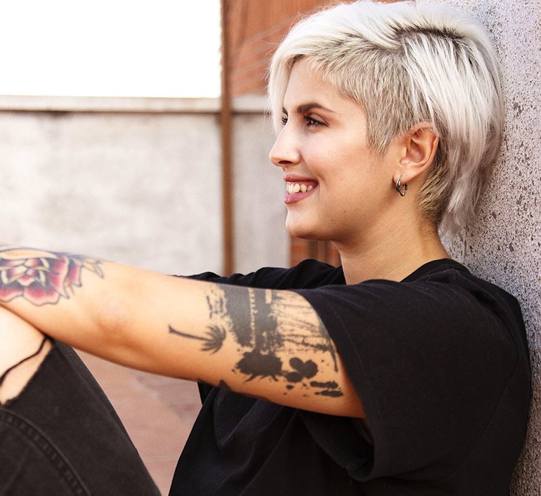 ChastoffMar_'s tweet photo. UASDHJASDAFDHJLÑ.

@YellowMellowMG Nunca dejes de sonreír please. Tienes la sonrisa más bonita del mundo😍 https://t.co/rEJ1p7zdTA