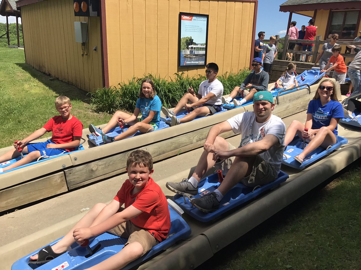 BethWestemeier's tweet photo. Cousin time!! @MJWestemeier @natalie_king05 https://t.co/cKcQmREiS5