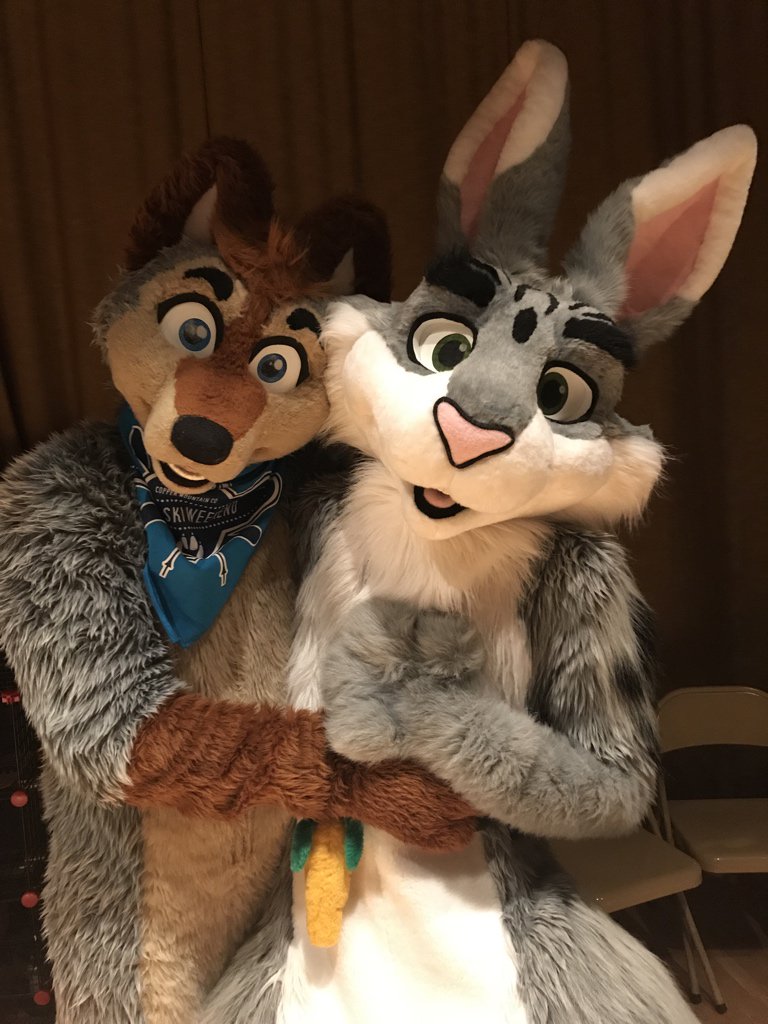 Lavshep's tweet photo. Last night @ElektroFuzz #EFUZZ3 was so much fun re-debuting @ImBunnymund . The first fursuit hug photo goes to this cutie @DireHeartbeat <3 https://t.co/qjMF6MU1B7