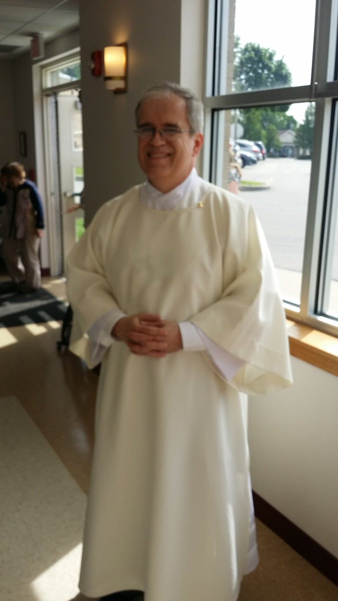 StPiusXFF's tweet photo. Dcn Jim Briar before his first Mass @ St Pius X. Homily focus Prayer, source of strength for our relationship w God https://t.co/o2NqOGxemI