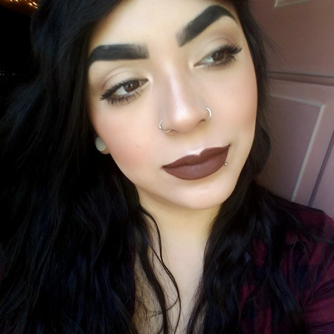 twinhernandez2's tweet photo. #makeup https://t.co/zqab6CZ7N0