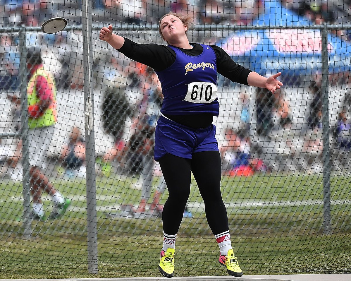 SportLivingston's tweet photo. @PHSGeyser @laurenemter at the #statetrack2017 https://t.co/WmXGBFXu9r