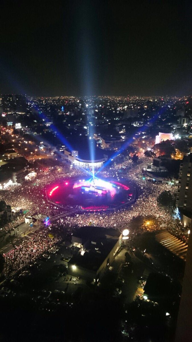 Así la Minerva hoy con 20,000 celebrando a si equipo.

No sabré nada de futbol, pero sé de amar y celebrar. Mucho <a href="/Chivas/">CHIVAS</a>