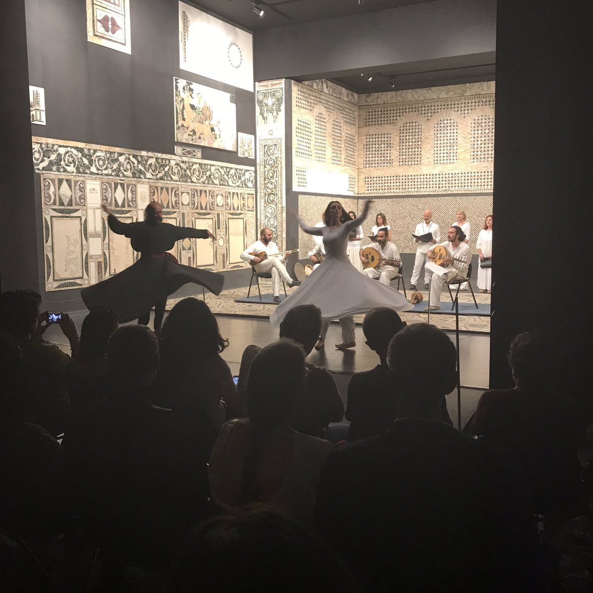 ArlPhoenix's tweet photo. Il @Museo_MAME ha voluto aprire le porte ad un concerto di musica e danza persiana #aditumcultura https://t.co/94FrliNLGd