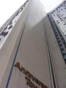 Police arrest presidential aspirant Peter Gichira for attempted suicide
ghettoradio.co.ke/2017/05/28/pol… #Brekko