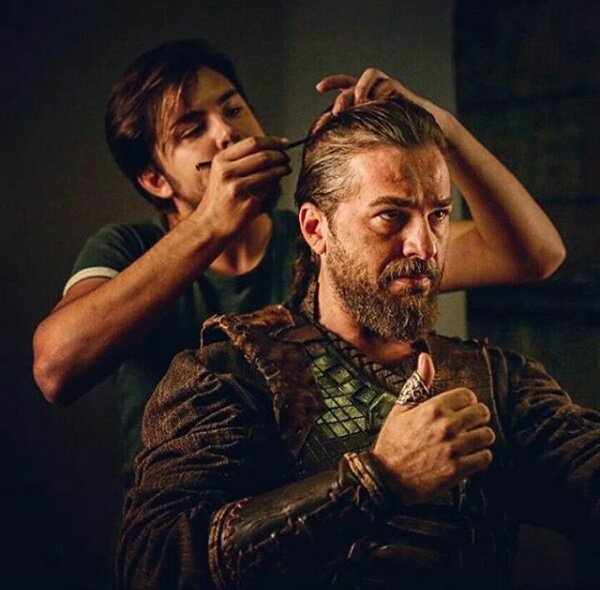 ❤❤
@IYI_ErtugruLBEY <a href="/mmehmetbozdag/">Mehmet Bozdağ</a> <a href="/IYI_cicek/">banu çiçek</a> @HalimeIY <a href="/Turgut_Alp__/">Turgut Alp</a>