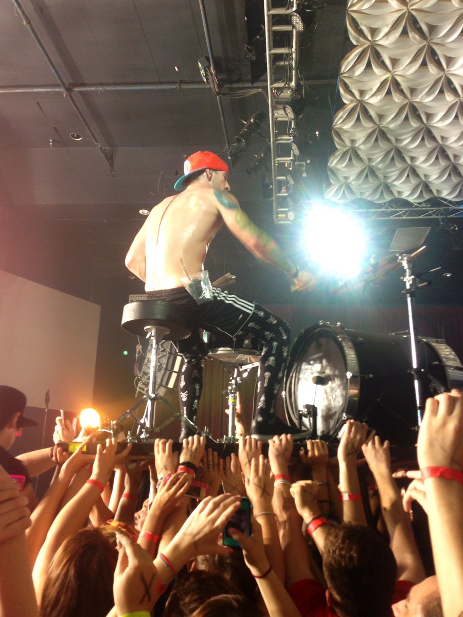 toadwiiitch's tweet photo. @Wawa #fireflycontest saw twenty one pilots in 2013 at a small venue and it wasn't even sold out. Ready to see them headline firefly https://t.co/e3AbA3KHOv