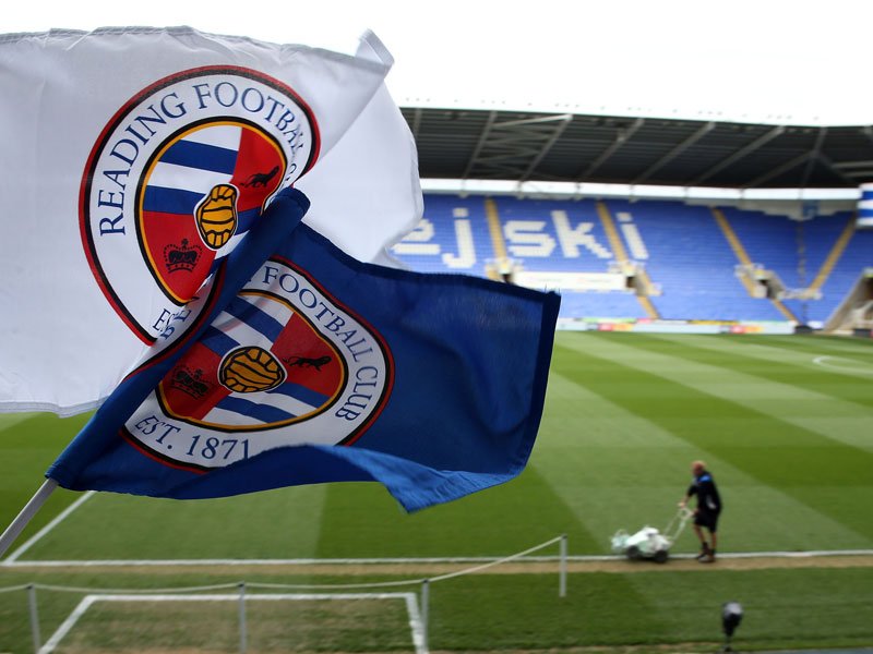 WAVE THE FLAG! It worked for the semi-final, so blue &amp; white flags are returning for Royals fans at today's Final! - rdng.co/FlagsatFinal