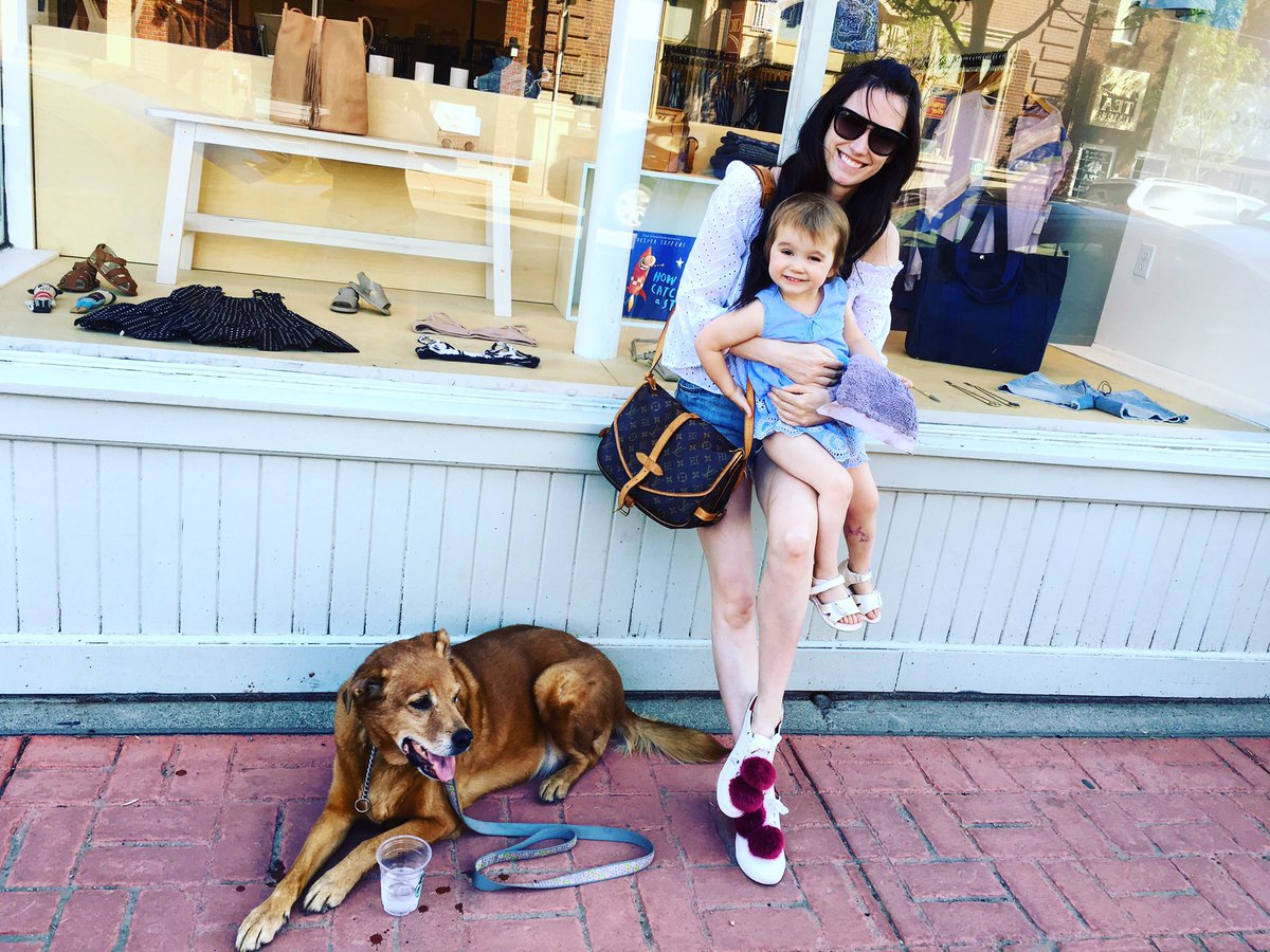 taylorwmacd's tweet photo. Sunday Fun Day with my girls ❤️💝💞 #shoplocal #inglewood #momlife https://t.co/yXm0oW1DwT