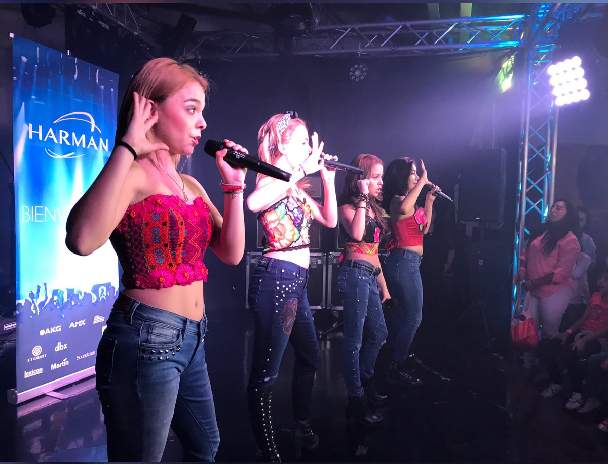 GrupoYeiYei's tweet photo. Gracias, gracias, gracias!!!!! #ExperienciaMusicClub #MyPepeJeans #SoyEnamoramex 🎶❤️🔥 https://t.co/75DXIbCMRX