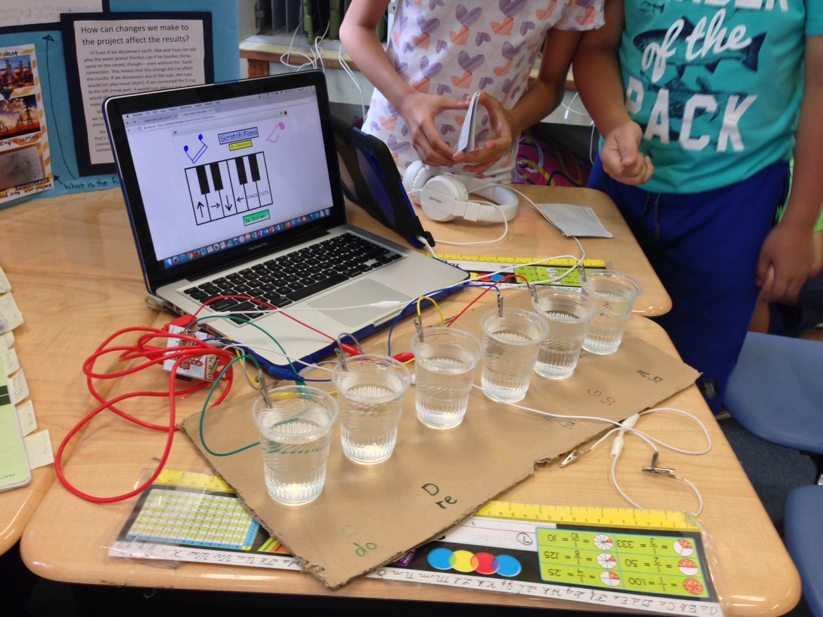 VintnerAngela's tweet photo. Makey-Makey Water Piano! The Central Idea: Humans harness energy to meet their needs. #4VCoolStuff201617 #pyp #edtech #aisgz https://t.co/W6aJDDepTj