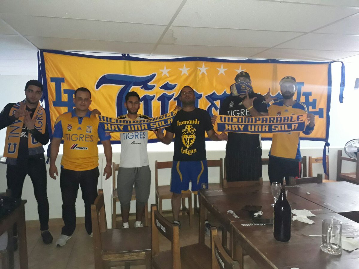 DobleLTj's tweet photo. Digan lo que digan la @DobleLTj está siempre alentando #PokosPeroLokos https://t.co/D0oNgtgO6Y