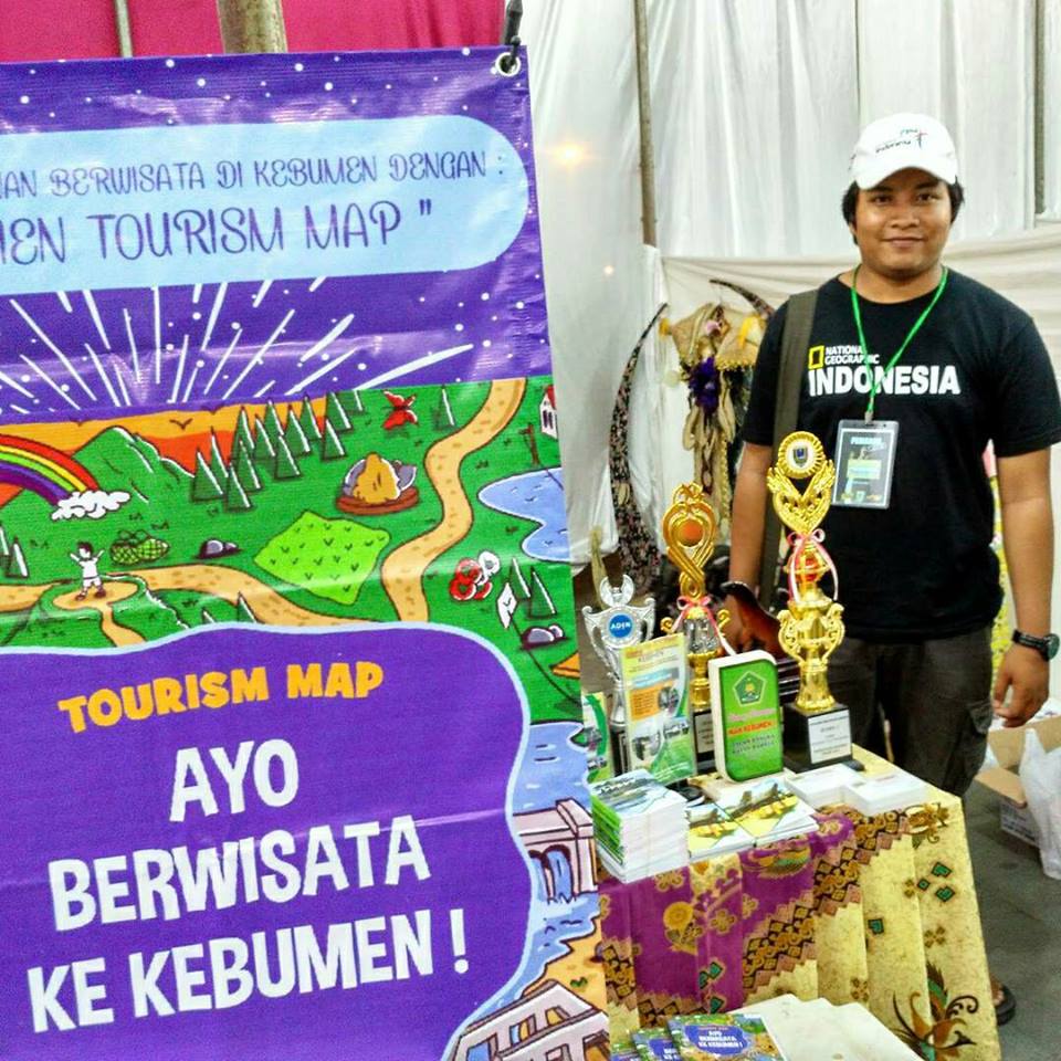 Mengisi  stan di acara Festival Desa Wisata di Alun-Alun Kebumen pada hari  Minggu (21/5) bersama Desa Wisata Adiluhur Kecamatan Adimulyo.