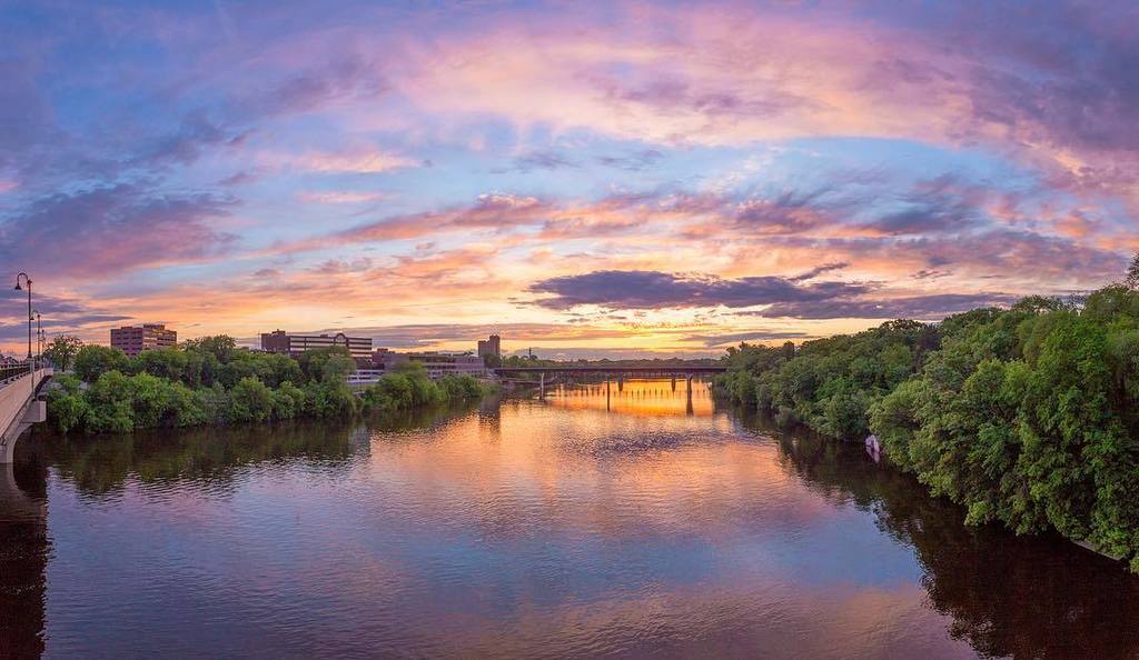 iLoads's tweet photo. -cloudy town-
#minnesota #saintcloud #cloudytown #visitstcloud #kare11weather #capturemn #thisismymn #minnesota36β¦ https://t.co/JfezbzYE1h https://t.co/JrPpsqVccD