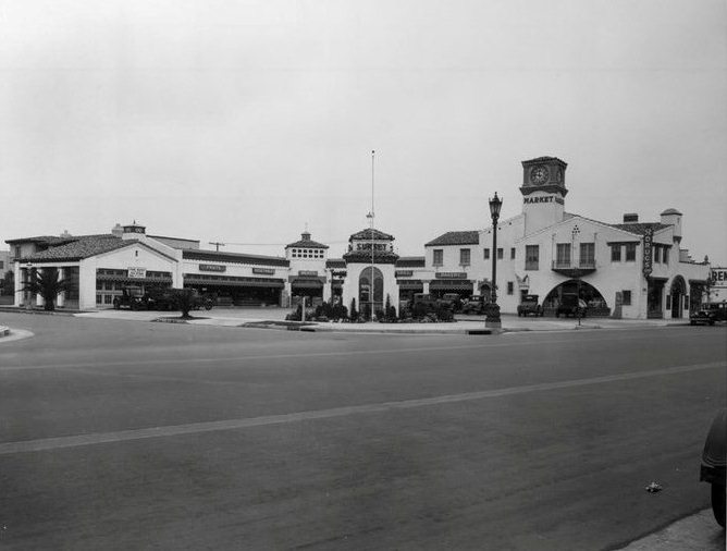 EarlyLosAngeles's tweet photo. (1930) Sunset Clock Market on the northeast corner of Wilshire Boulevard &amp; Hamilton Drive, one block east of La Cienega Boulevard. https://t.co/MBDiEBdSJZ