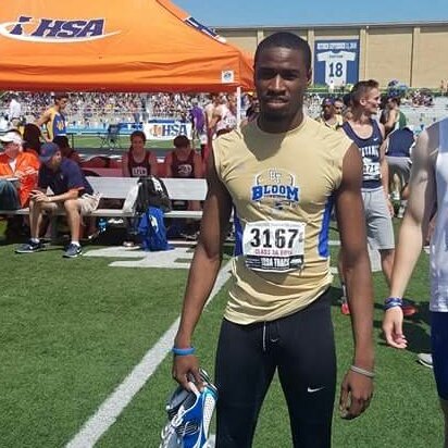 DaRea1_Tone's tweet photo. made the state meet cover...finished 4th in the 800...4x4 took 2nd with a 3:15.98....had to go out with a bang #bloomalum https://t.co/wHkwtjkLjR