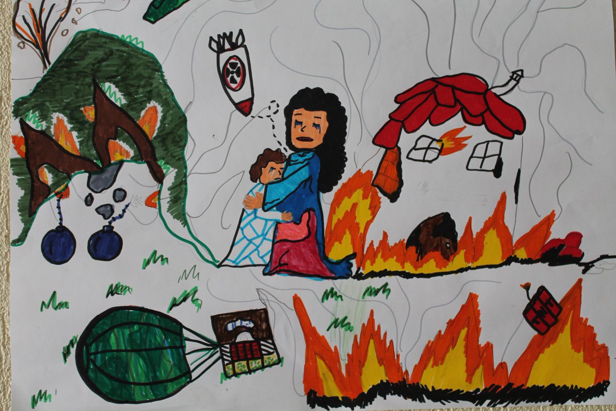 librosparaser's tweet photo. Con cada programa #solidario #Librosparaserlibres, los escolares nos  sorprenden con sus trabajos sobre la guerra en #Siria @SaveChildrenEs https://t.co/wXjtDVfnRo
