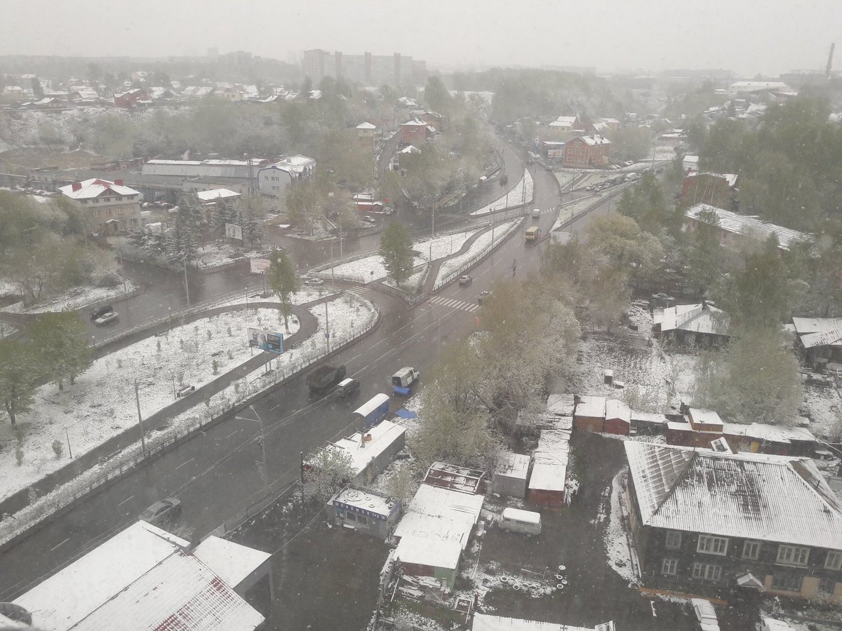 bobyakov's tweet image. 17 мая в Томске. Это Сибирь, детки.