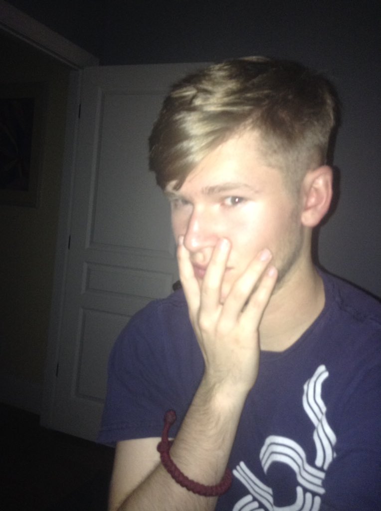 Calebbarber10's tweet photo. #gay18 #gay17 I want someone to talk to https://t.co/YIsyIDyvIN