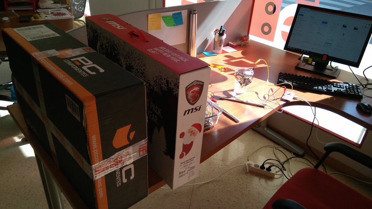 waldo_pollito's tweet photo. Ayer pedí mi nuevo MSI i7 con la GTX1060 y en menos de 24 horas lo tengo aquí #PcComponentesIsGood  @pccomponentes  nervioso por abrirlo :) https://t.co/ZX9fht6kV6