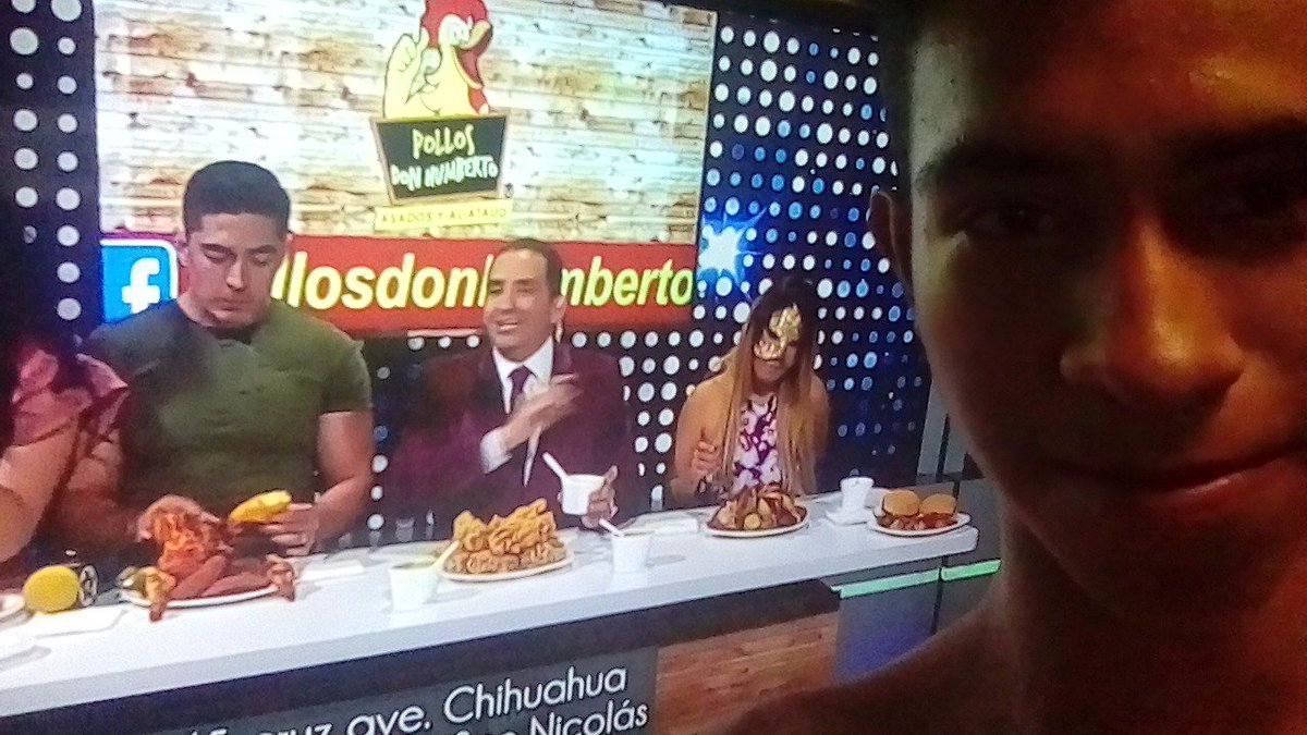 martinez_jan's tweet photo. #EsShow 
señor chavana mandeme un saludo https://t.co/rJVJxsS8xG