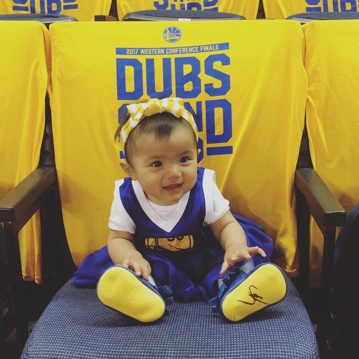 vodiejo's tweet photo. @ayeshacurry Your husband wonderfully signed your FP shoes for Quinn! #WarriorsGround https://t.co/qisqJajdxi