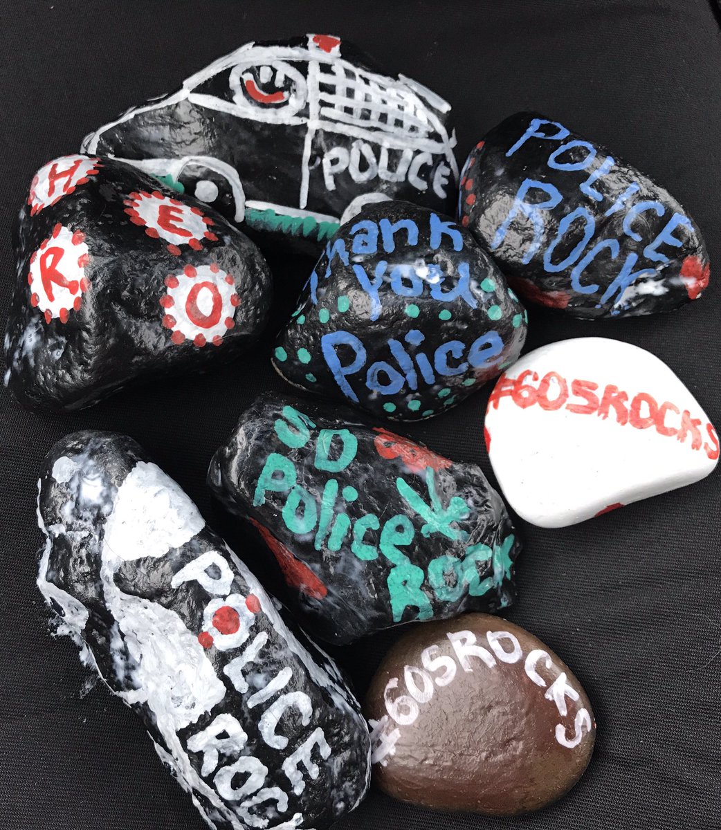 605Rocks's tweet photo. These rocks were planted at the Sioux Falls police station #605Rocks #siouxfallspd #nationalpoliceweek https://t.co/egmlApHdK5