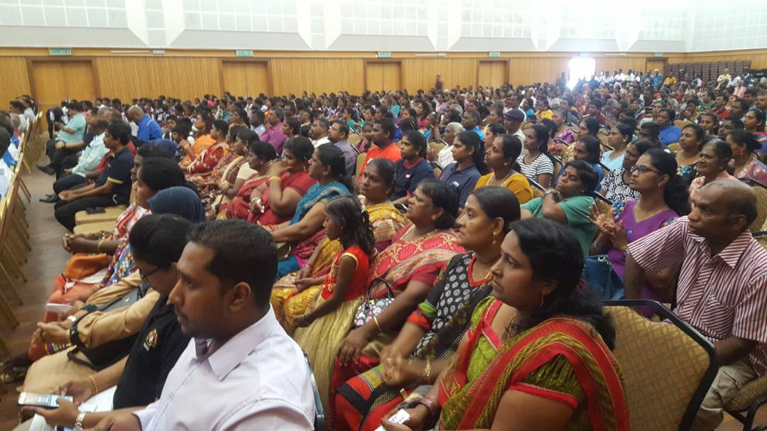 Program Permukiman YAB Menteri Besar Perak <a href="/ZambryAbdKadir/">Zambry Abd Kadir</a> peringkat Parlimen Sg.Siput bersama masyarakat India <a href="/lakssmitha/">dr.a.t.kumararajah</a> <a href="/Elangovadiveloo/">Dato Elango Vadivelo</a>