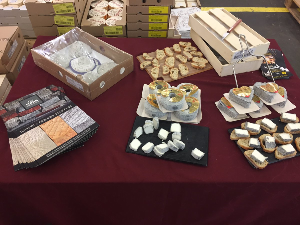 stratgourmet's tweet photo. Rians Triballat est présent au Festival des produits laitiers 2017 #strategiegourmet #MINdeRungis https://t.co/gAJSbMUJ6e