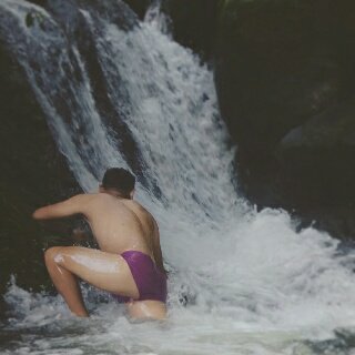 SMuhtadun's tweet photo. Main air terjun https://t.co/LHSKVBEsCU