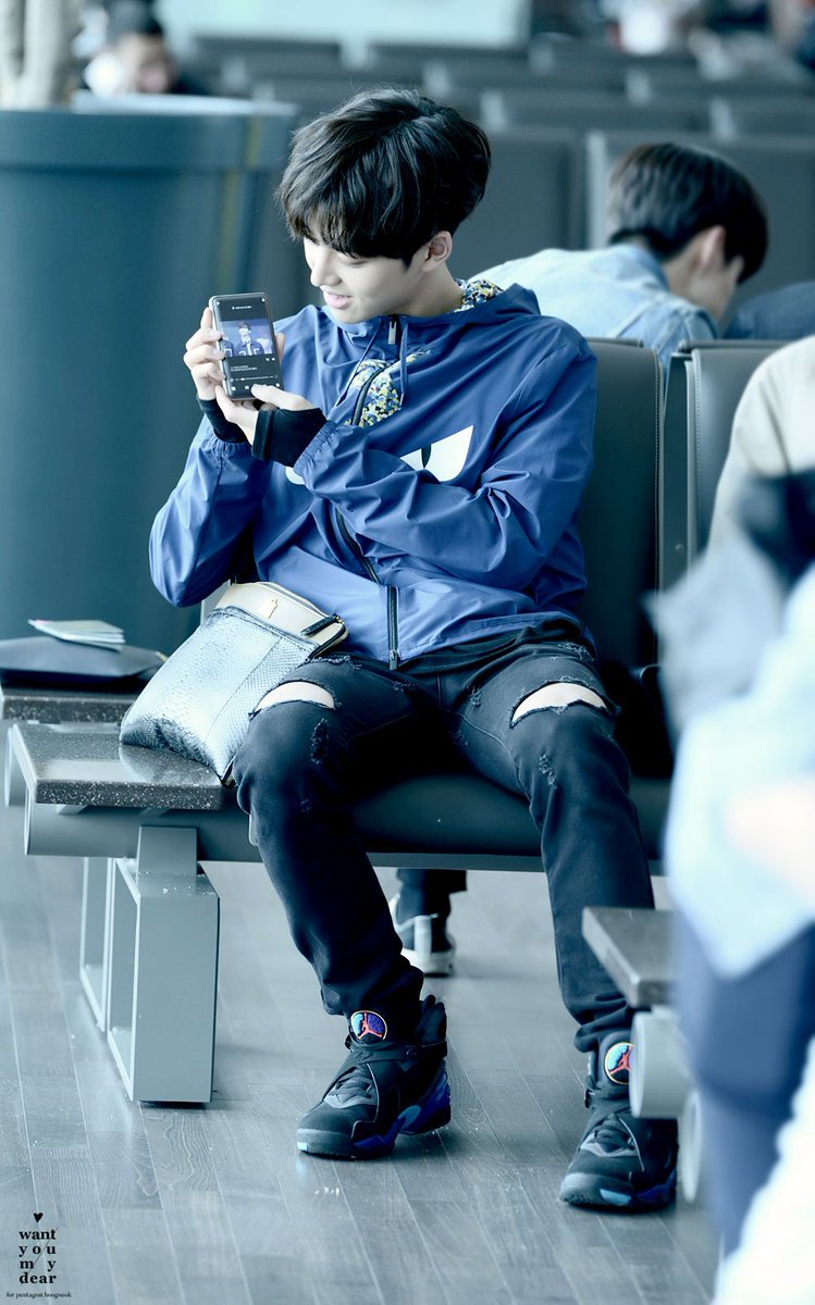 PENTAGONBrasil's tweet photo. [HQ] Hongseok a caminho de Taiwan (07.04)

cr: on pic! https://t.co/4lHiAzyQ8U