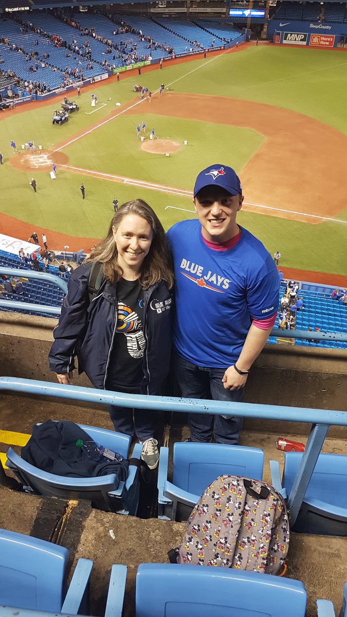 MrsBancej's tweet photo. Fun at the Jays game. @MrsBancej @mrseabbott @MrDWardChem @CranstonMae @OTHSPANTHERS @OCDSB #TorontoBP2017 #reallifephysics https://t.co/3Vbz2elANx