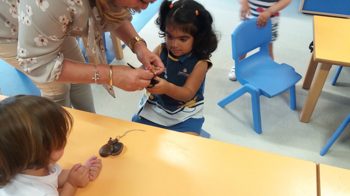 mcrojasmena's tweet photo. Visita de abuelos entrañables en la semana de la familia.@Novaschool_Ben https://t.co/ccgnuY1tg5