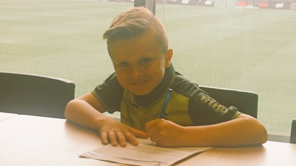 PDeacon10's tweet photo. Well done callum deacon retained for next season ⚽ @swans_academy ⚽ https://t.co/gJmWUOkFl2