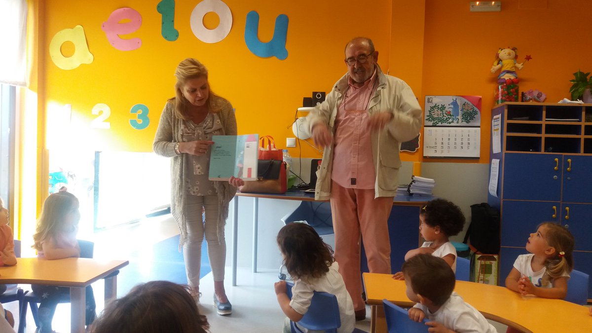 mcrojasmena's tweet photo. Visita de abuelos entrañables en la semana de la familia.@Novaschool_Ben https://t.co/ccgnuY1tg5
