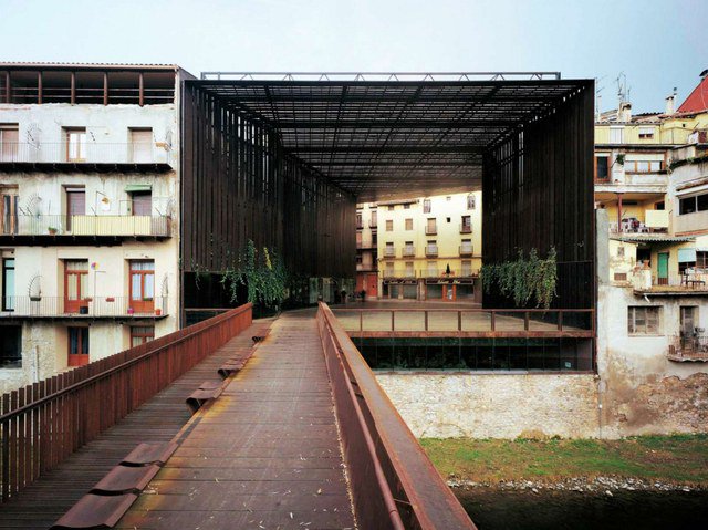 BZ_Dreams's tweet photo. From Architectural Digest: A Small Spanish Firm Won the 2017 Pritzker Prize #pritzker #architects #buildingdreams https://t.co/kn7y50zRj5 https://t.co/KseI0bcYvO