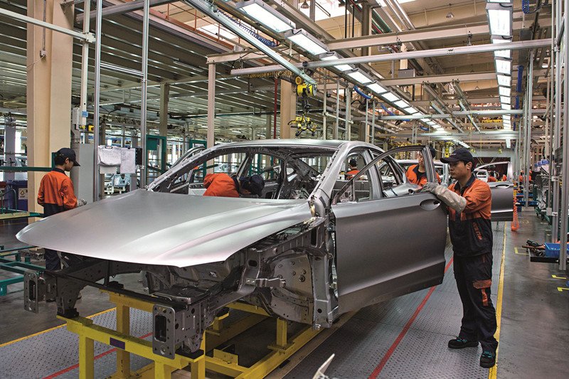 caixin's tweet photo. FAW-Volkswagen to Recall Nearly 600,000 Vehicles in China #FAW #VW #recall #golf #sagitar https://t.co/dmHPPefbSc https://t.co/meMBi7JMG5