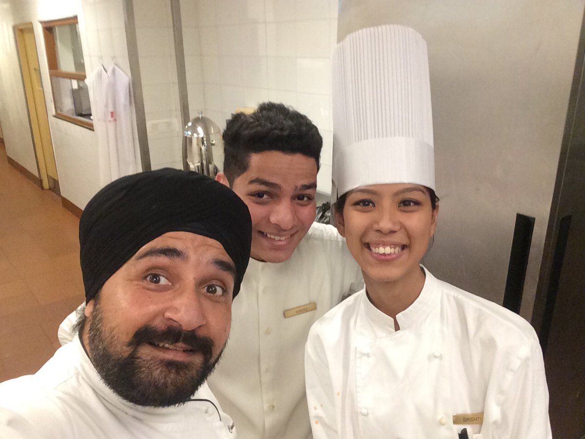 Happy team joyful atmosphere #TridentExperiences <a href="/tridenthotels/">Trident Hotels</a> @Tridentudaipur