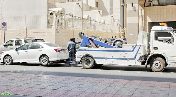 صوت الدمام (@dammam_voic) on Twitter photo الى #امانة_الشرقية و #مرور_الشرقية :
شركة المواقف تخالف وتسحب السيارات بسبب مخالفات على المالك السابق للسيارة
<a href="/EasternEamana/">أمانة المنطقة الشرقية</a>
<a href="/eMoroor/">المرور السعودي</a> الى #امانة_الشرقية و #مرور_الشرقية :
شركة المواقف تخالف وتسحب السيارات بسبب مخالفات على المالك السابق للسيارة
<a href="/EasternEamana/">أمانة المنطقة الشرقية</a>
<a href="/eMoroor/">المرور السعودي</a>