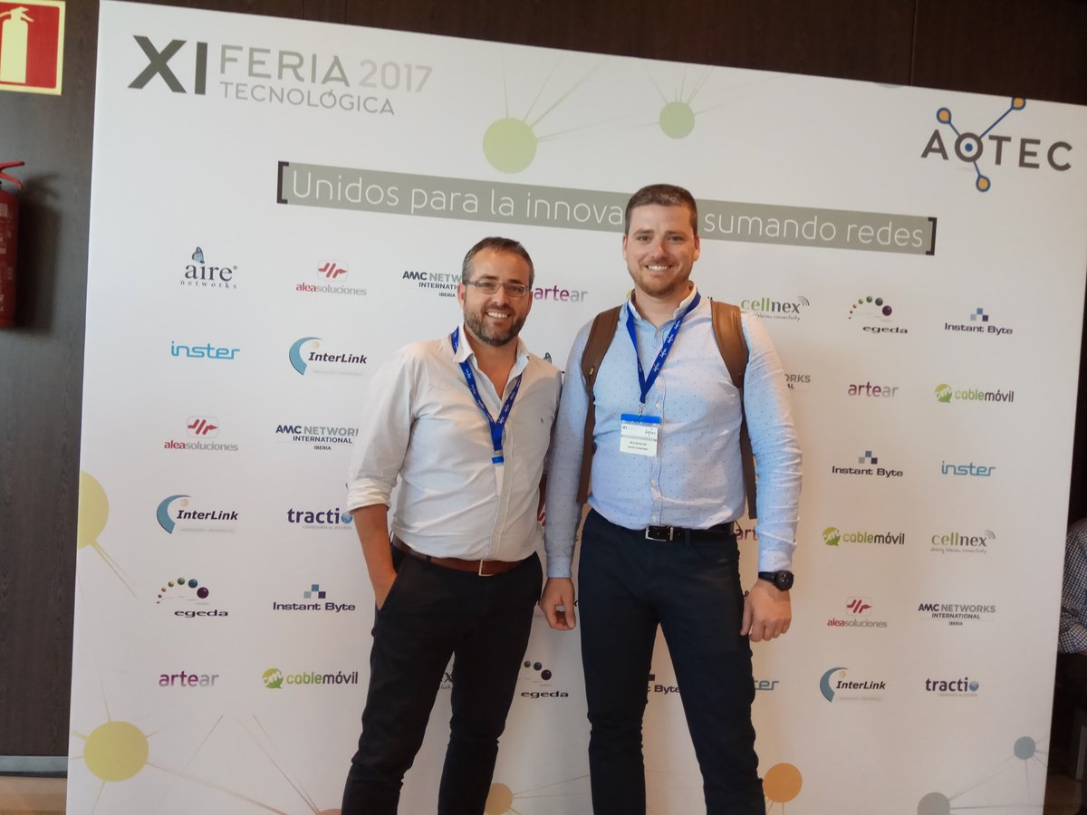xsas's tweet photo. Segundo día de @conectadux en la feria de las #Telecomunicaciones  #AOTEC2017 con @NstorPstor https://t.co/F7nRNuZpRc